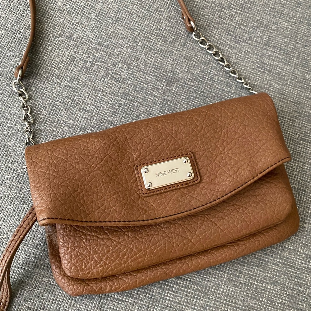 💛5/$25💛 Small Nine West Crossbody Bag